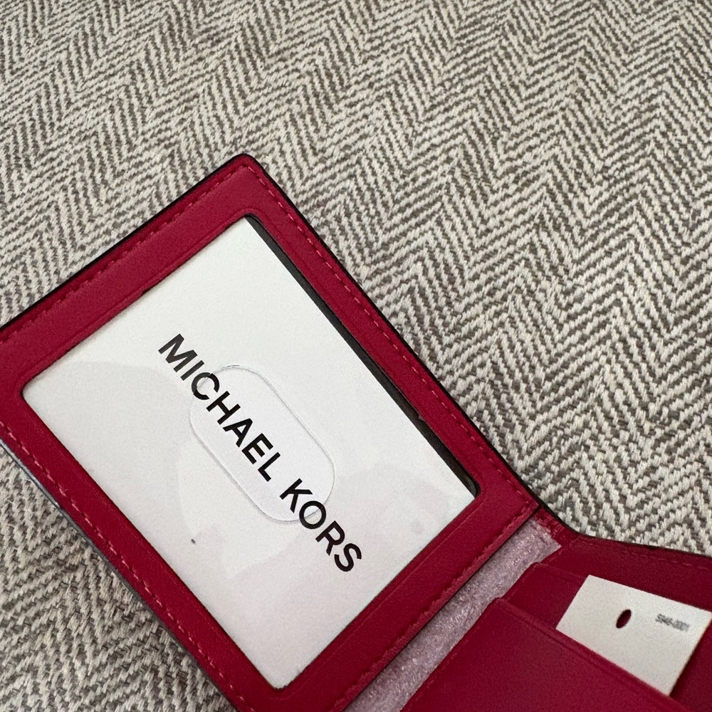 Michael Kors Wallet NWT - Picture 7 of 10